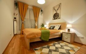 Mlociny Metro Apartment